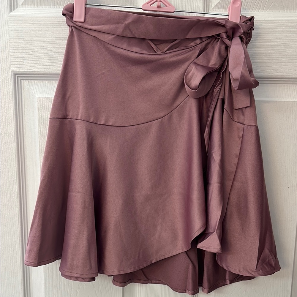 Elegant Mauve Wrap Skirt Entro